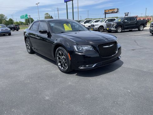 Used 2015 Chrysler 300 S w/ 300S Premium Group AWD/4WD image 2