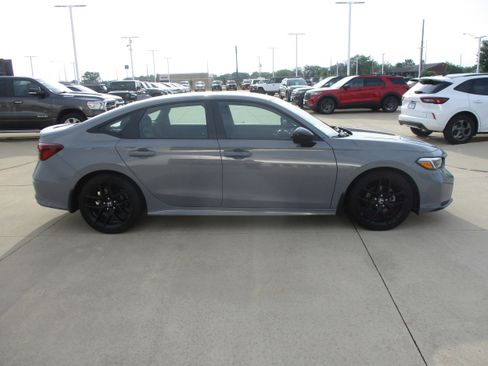 Used 2025 Honda Civic Sport image 6