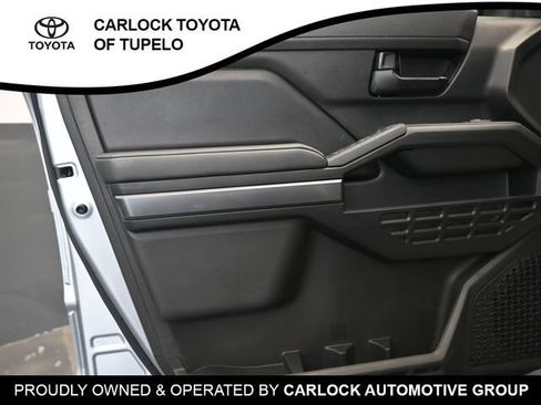 Used 2025 Toyota Tacoma SR5 AWD/4WD image 21