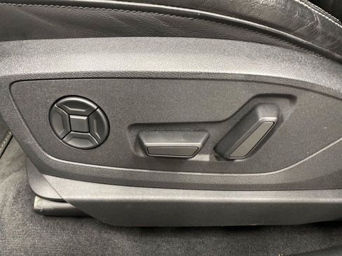 Used 2023 Audi e-tron Premium Plus AWD/4WD image 18