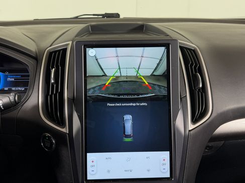 Used 2024 Ford Edge SE w/ Black Appearance Package image 13