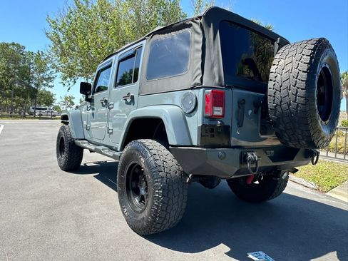 Used 2014 Jeep Wrangler Unlimited Sahara w/ Connectivity Group AWD/4WD image 6