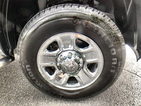 Used 2016 RAM 2500 SLT image 10