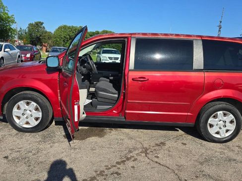 Used 2009 Dodge Grand Caravan SE w/ Climate Group FWD image 3