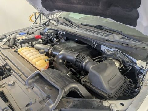 Used 2018 Ford F150 XLT w/ Equipment Group 302A Luxury AWD/4WD image 33