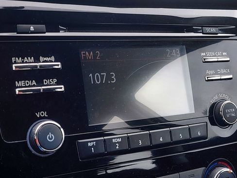 Used 2016 Nissan Rogue S image 27