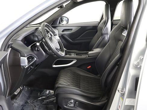 Used 2020 Jaguar F-PACE SVR image 32