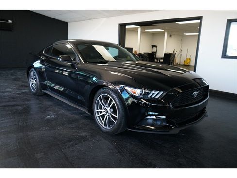 Used 2016 Ford Mustang Premium RWD image 9