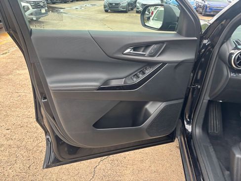 Used 2025 Chevrolet Equinox LT FWD image 18