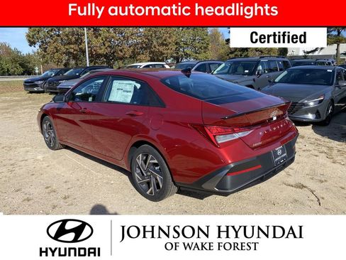 Certified 2025 Hyundai Elantra SEL w/ Cargo Package image 11