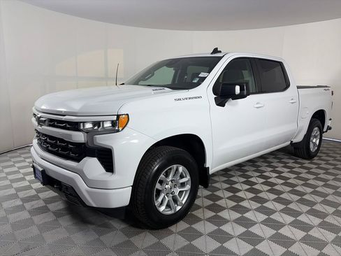 Used 2022 Chevrolet Silverado 1500 RST w/ Convenience Package II image 3