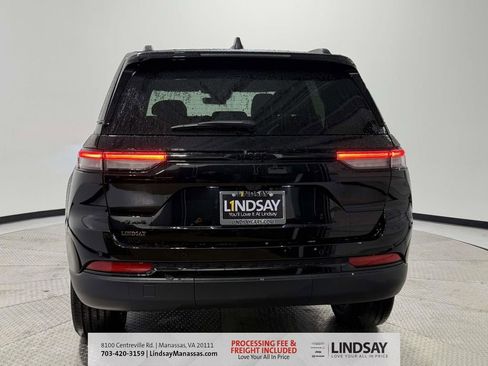 New 2025 Jeep Grand Cherokee Altitude AWD/4WD image 6