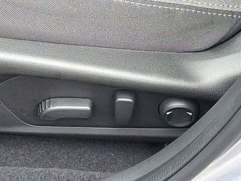 Used 2025 Subaru Crosstrek 2.0i Premium image 25