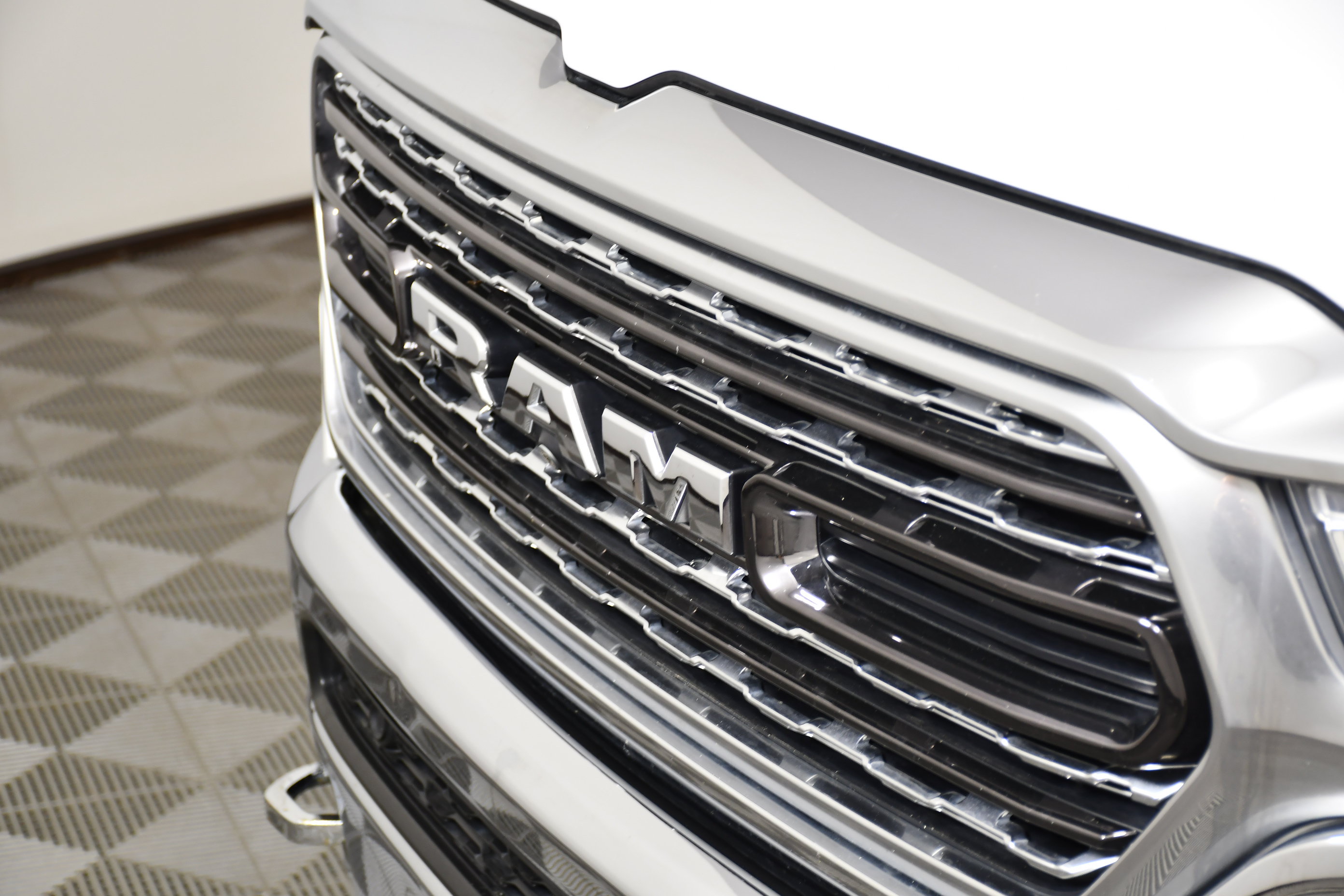 Used 2020 RAM 1500 Limited AWD/4WD image 10