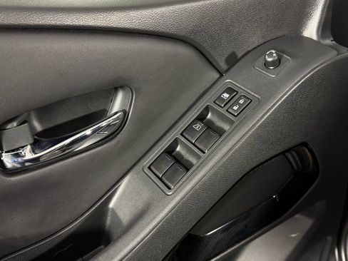 Used 2023 Nissan Frontier SV w/ Midnight Edition Package image 23