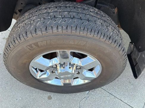 Used 2019 GMC Sierra 2500 SLT w/ Driver Alert Package image 9