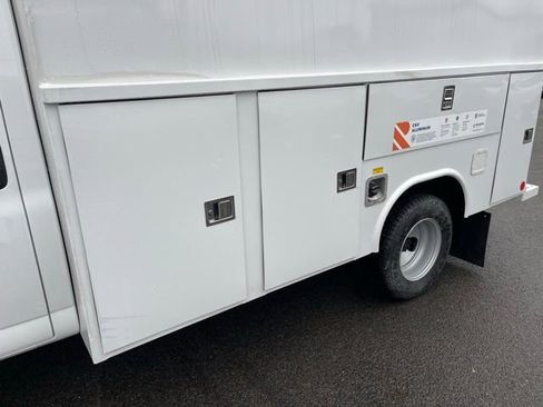 New 2026 Chevrolet Express 3500 Work Van w/ Power Convenience Package image 5