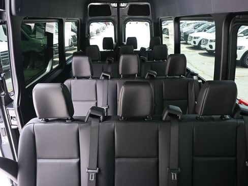 Used 2025 Mercedes-Benz Sprinter 2500 image 21