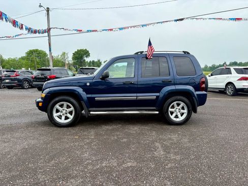 Used 2006 Jeep Liberty Limited AWD/4WD image 2