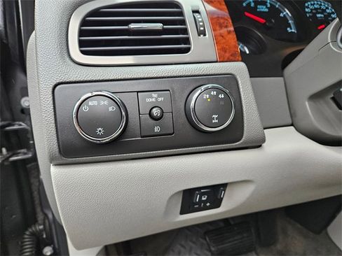 Used 2011 Chevrolet Silverado 2500 LTZ w/ LTZ Plus Package image 18