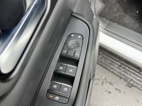 New 2026 Nissan Armada SV image 10