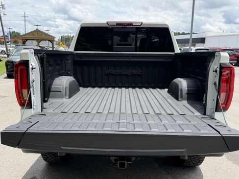 Used 2024 GMC Sierra 1500 AT4X w/ AT4X AEV Edition AWD/4WD image 4
