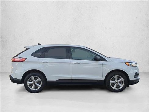 Used 2024 Ford Edge SE image 4
