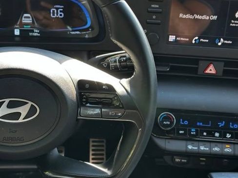 Certified 2025 Hyundai Elantra Sport FWD image 27
