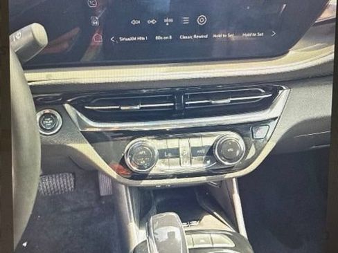 Used 2025 Buick Envista Sport Touring w/ Convenience I Package FWD image 17