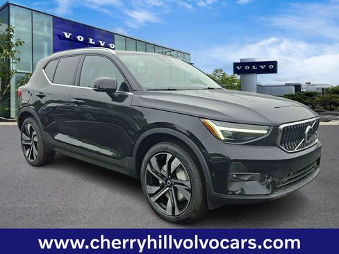 Certified 2025 Volvo XC40 B5 Ultra w/ Protection Package Premier image 1
