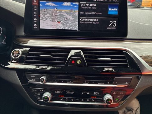 Used 2021 BMW 530i w/ M Sport Package image 18