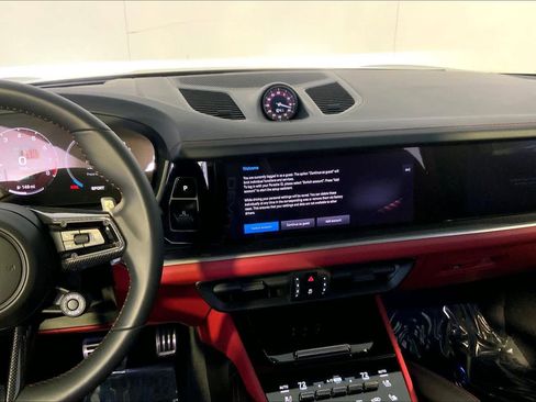 Used 2025 Porsche Cayenne Turbo image 16