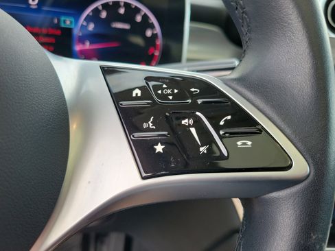 Used 2024 Mercedes-Benz GLC 300 4MATIC image 17