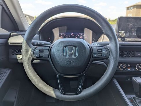 Used 2025 Honda Accord LX image 15