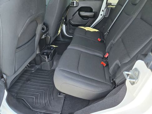 Used 2019 Jeep Wrangler Unlimited Sport S AWD/4WD image 12