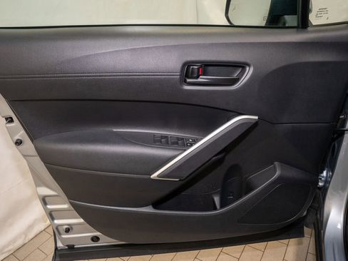 Used 2023 Toyota Corolla Cross LE image 10