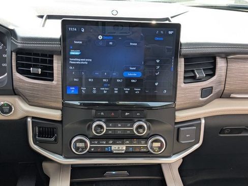 Used 2024 Ford Expedition Limited RWD image 18