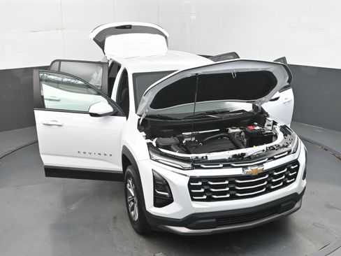 Used 2025 Chevrolet Equinox LT FWD image 40