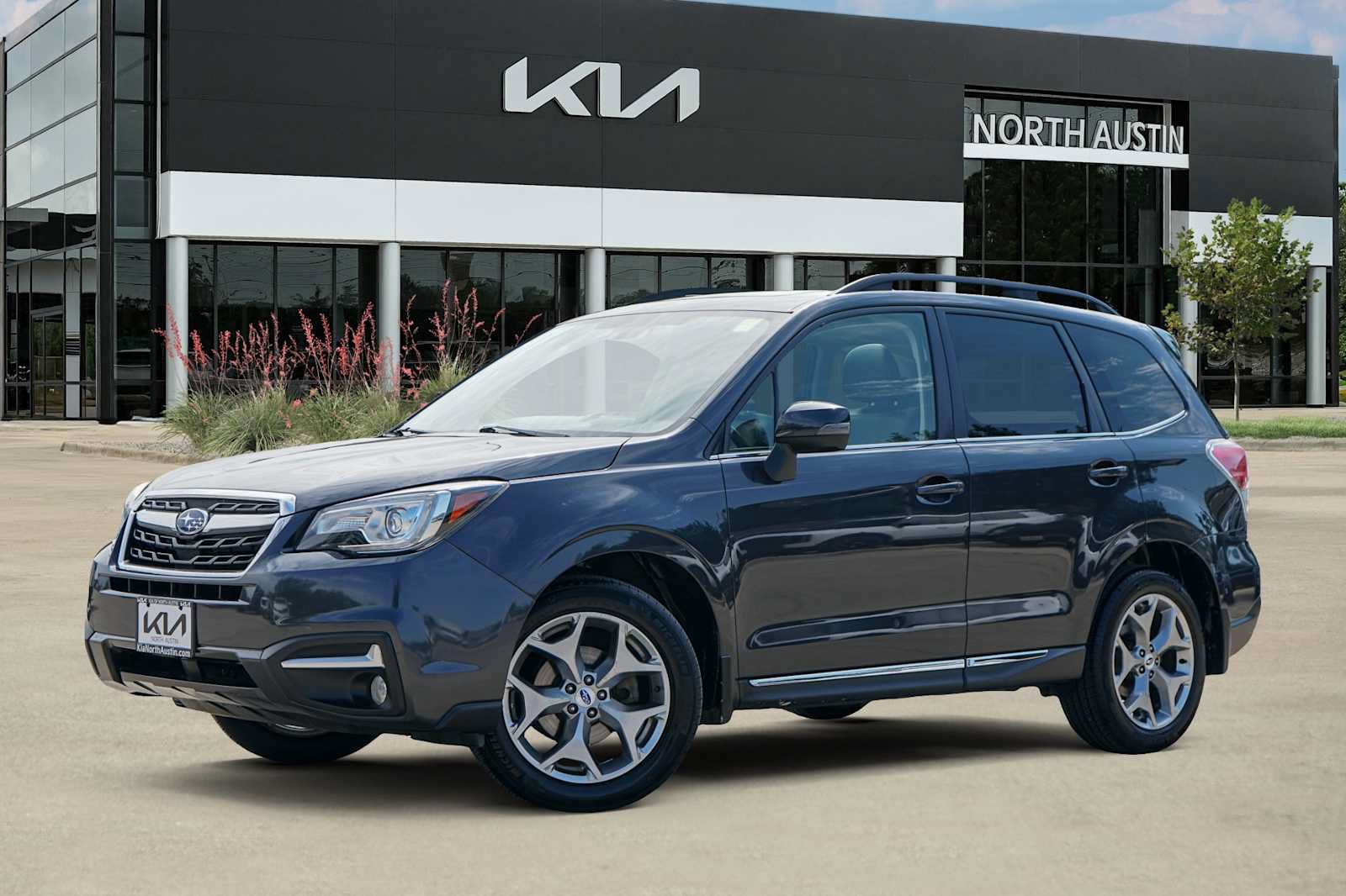 Used 2018 Subaru Forester 2.5i Touring AWD/4WD image 1