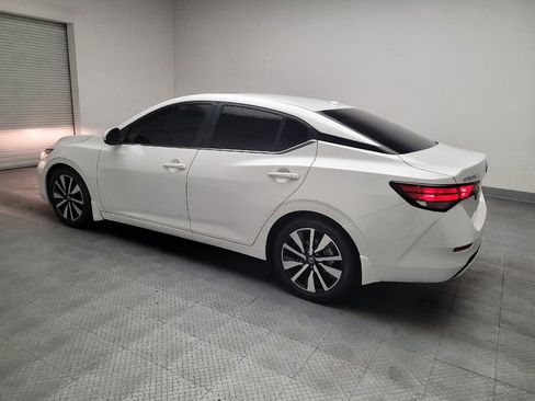 Used 2022 Nissan Sentra SV w/ SV Premium Package FWD image 3