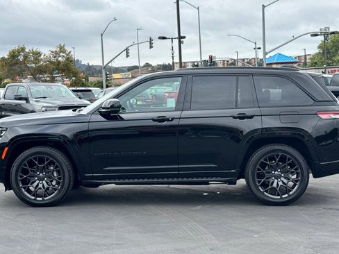 New 2025 Jeep Grand Cherokee Summit image 8