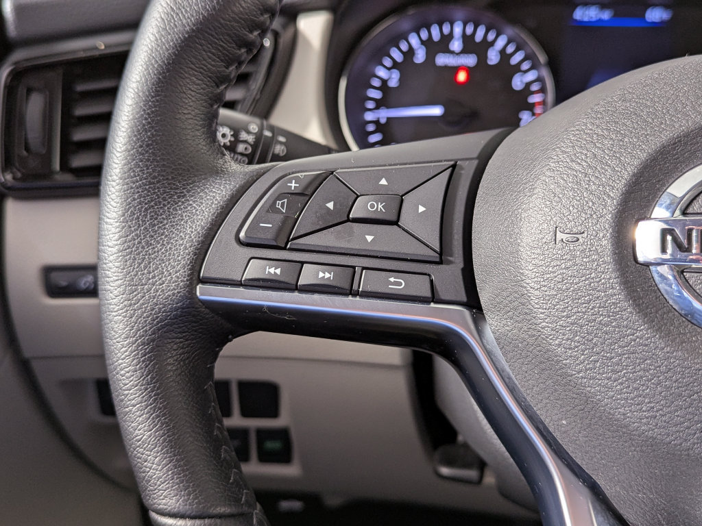 Used 2022 Nissan Rogue Sport SV w/ Technology Package FWD image 28