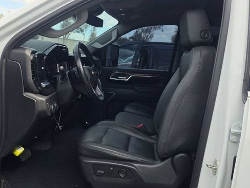 Used 2024 Chevrolet Silverado 2500 LTZ AWD/4WD image 5