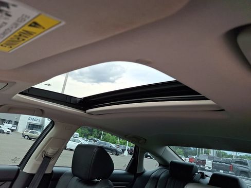 Used 2020 Honda Accord Touring image 17