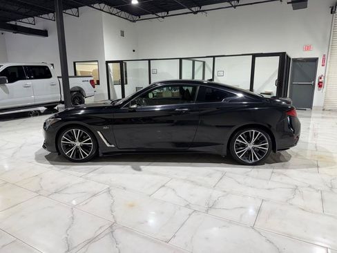 Used 2017 INFINITI Q60 3.0t Sport RWD image 9