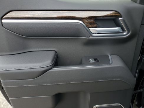 New 2025 GMC Sierra 1500 Elevation image 15