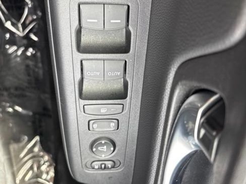 Used 2025 Honda CR-V EX image 13