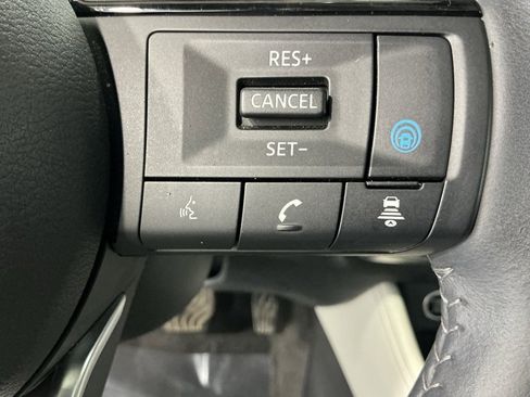 Used 2023 Nissan Rogue SL w/ SL Premium Package image 19