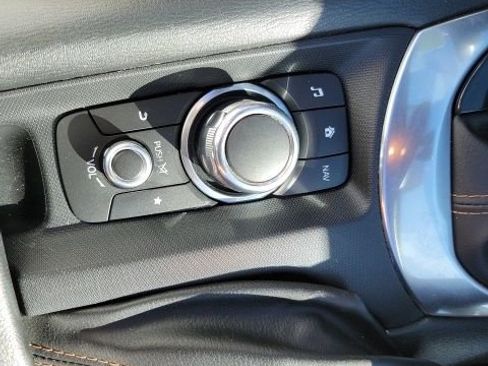 Used 2017 FIAT 124 Spider Lusso image 11