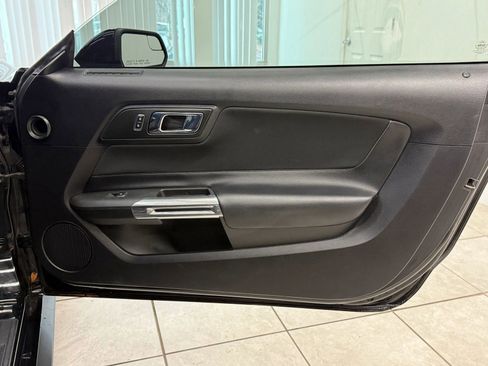 Used 2016 Ford Mustang Coupe image 16